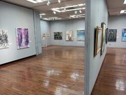 令和7年度多摩5美術展、展示の様子