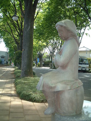 ケヤキロード彫刻の写真1
